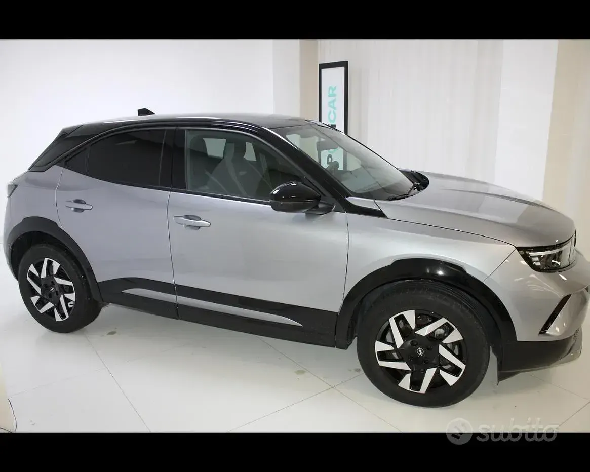 Usata Opel Mokka 131 CV (96 kW) 2025 Grigio SUV