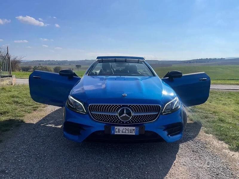 Usata Mercedes E220 194 CV (142 kW) 2020 Blu Cabrio