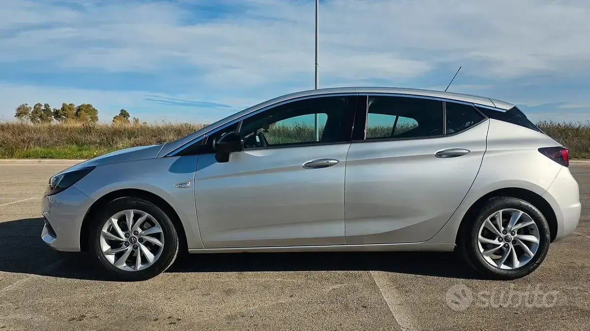 Usata Opel Astra Business Elegance 122 CV (89 kW) 2021 Berlina