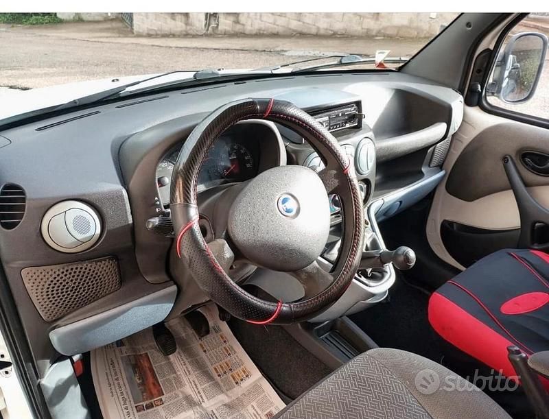 Usata Fiat Doblò 105 CV (77 kW) 2004 Bianco Monovolume