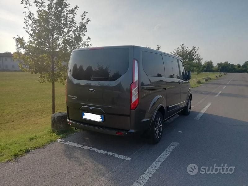 Usata Ford Tourneo Custom 130 CV (95 kW) 2022 Furgone