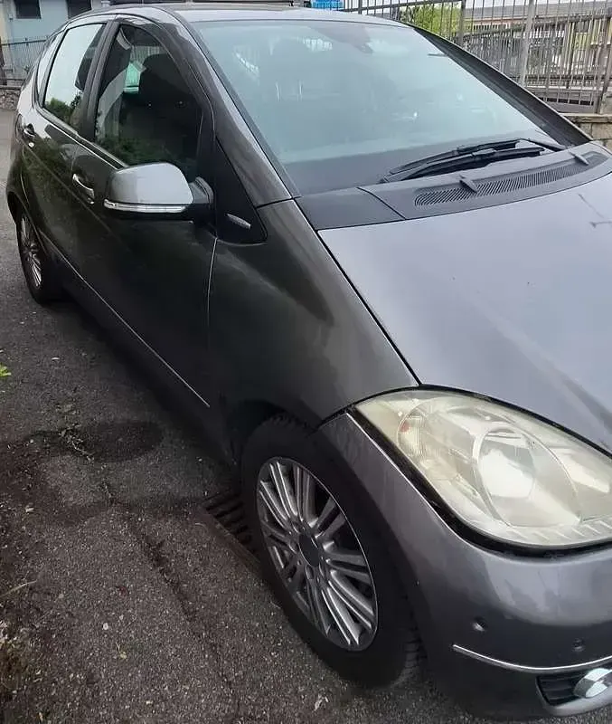 Usata Mercedes 180 109 CV (80 kW) 2010 Berlina