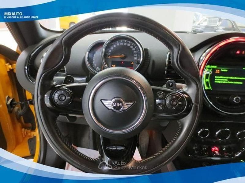 Usata Mini Cooper 190 CV (139 kW) 2016 Giallo Utilitaria
