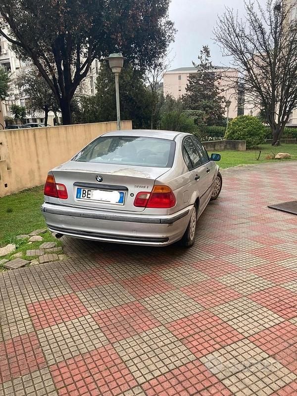 Usata BMW 318 118 CV (86 kW) 1999 Grigio Berlina