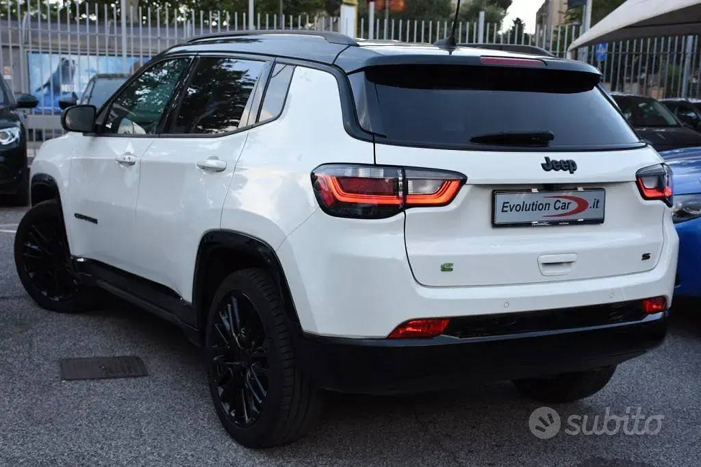 Usata Jeep Compass 131 CV (96 kW) 2023 Bianco pastello SUV