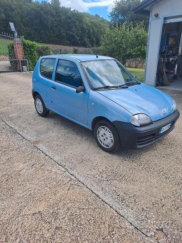 Blu Usata 2002 Fiat 600 Tre volumi | 1500 € - Immagine 1/4