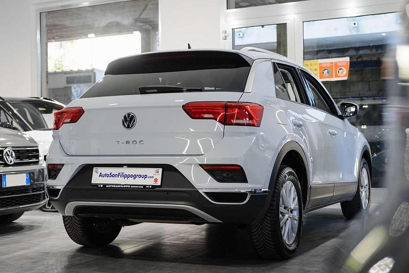 Usata VW T-Roc Business 116 CV (85 kW) 2021 White silver metallizzato SUV