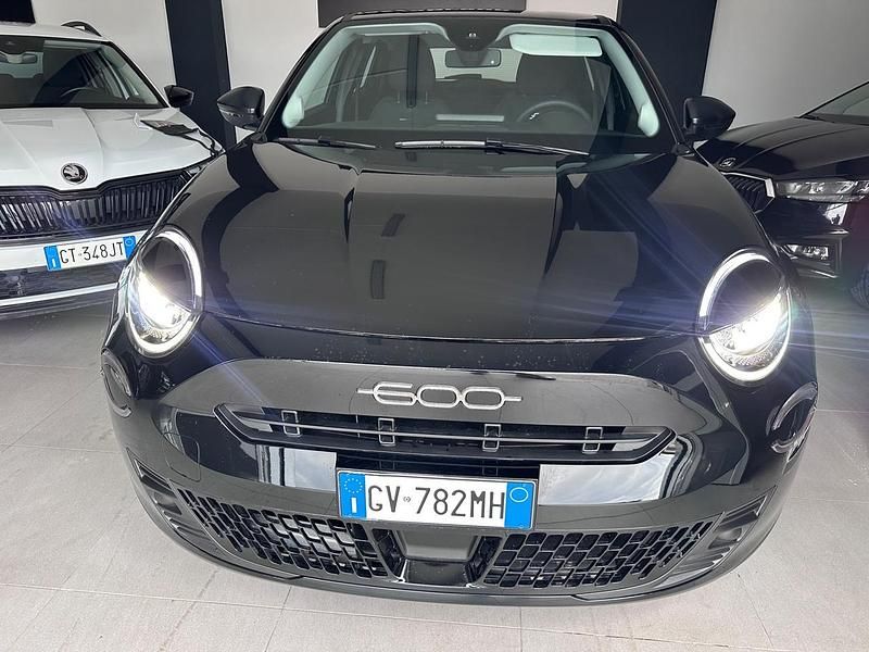 Usata Fiat 600 La Prima 100 CV (73 kW) 2025 Nero SUV