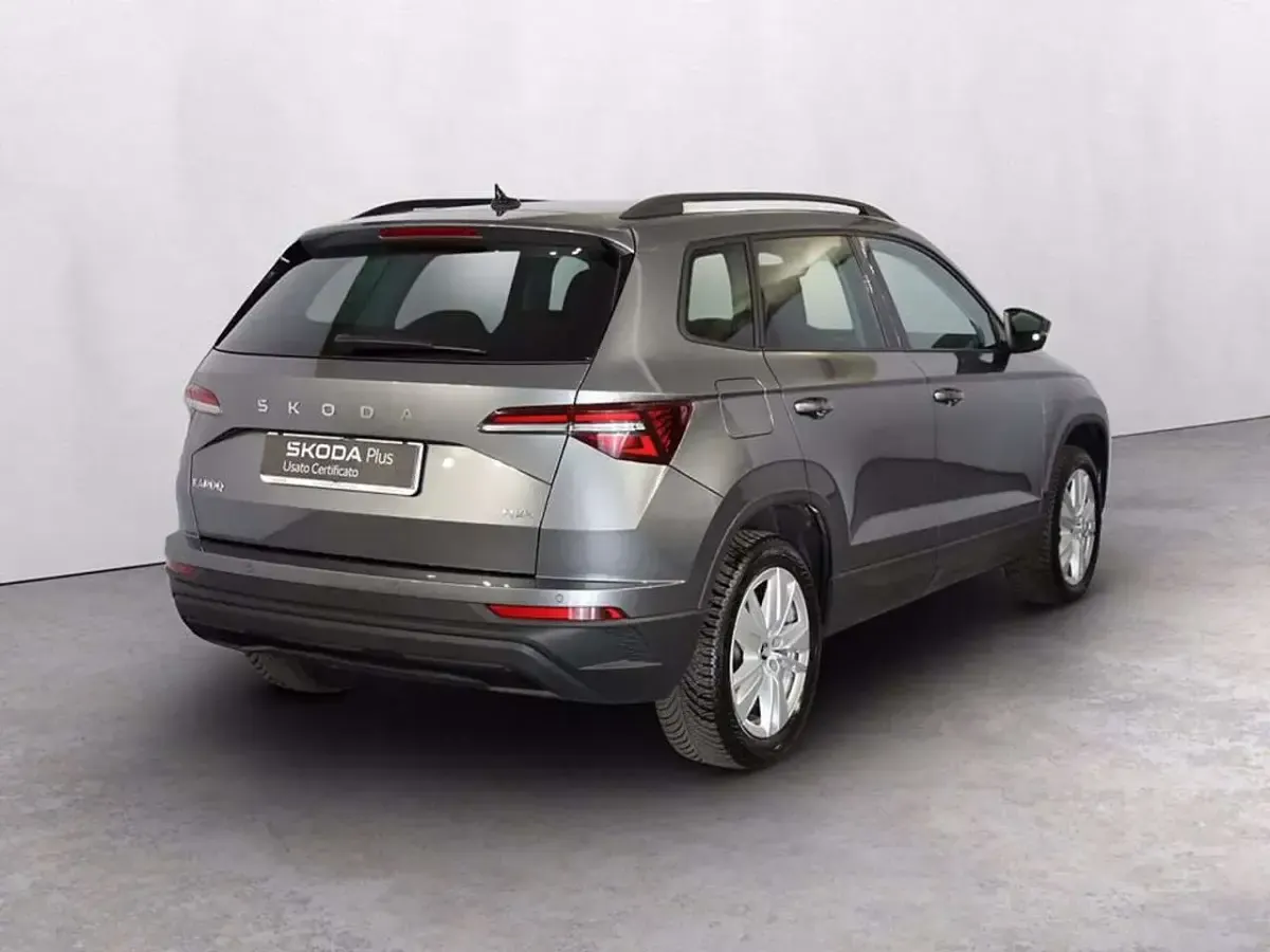 Usata Skoda Karoq Executive 150 CV (110 kW) 2025 Grigio graphite metallizzato SUV