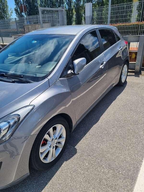 Begagnad Hyundai i30 Comfort 110 HK (80 kW) 2012 Sedan