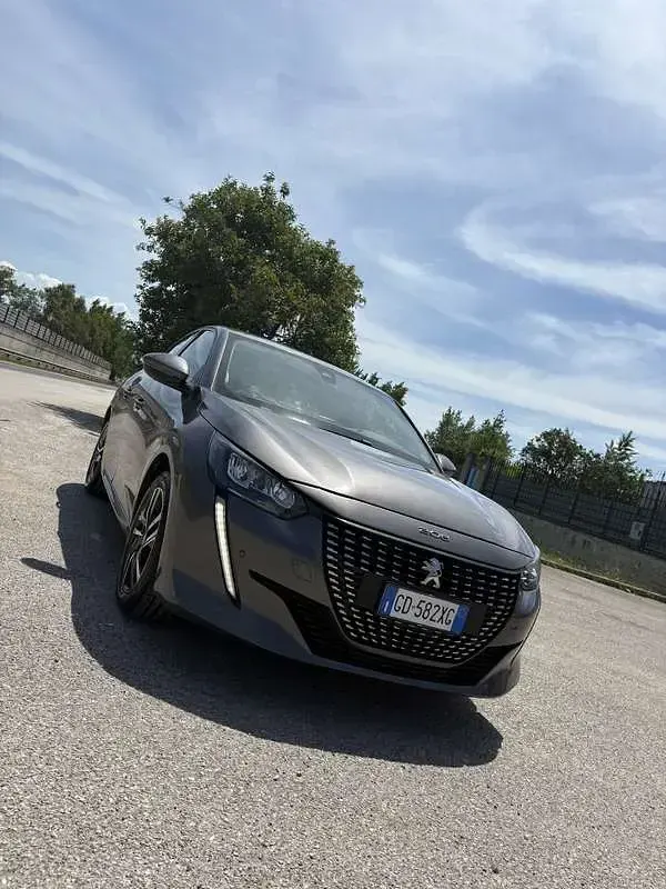 Usata Peugeot 208 Active 101 CV (74 kW) 2021 Utilitaria