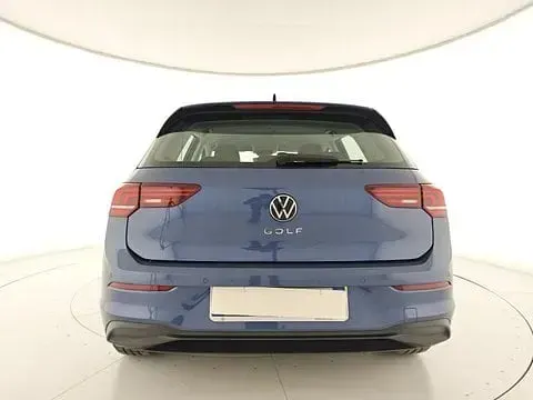 Usata VW Golf VIII Life 116 CV (85 kW) 2025 Blu Utilitaria