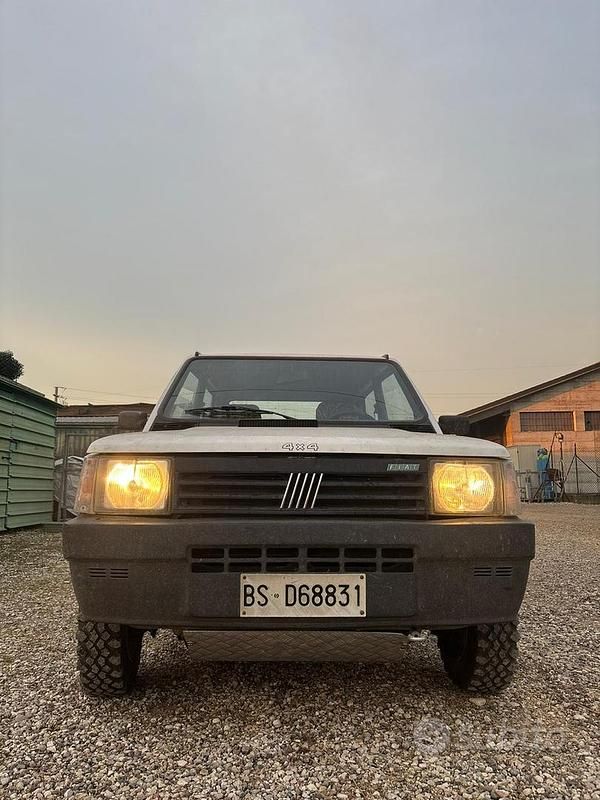 Usata Fiat Panda 4x4 50 CV (36 kW) 1988 Bianco Utilitaria