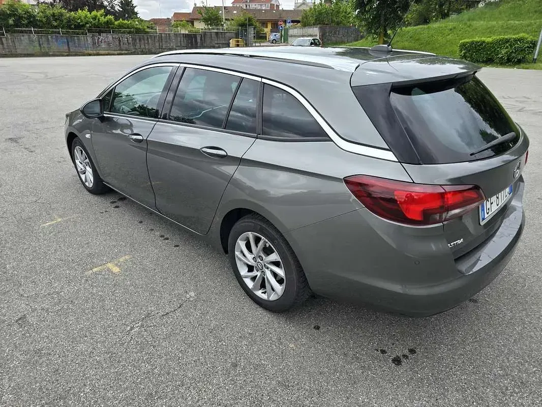 Usata Opel Astra Business Elegance 122 CV (89 kW) 2021 Grigio Station wagon