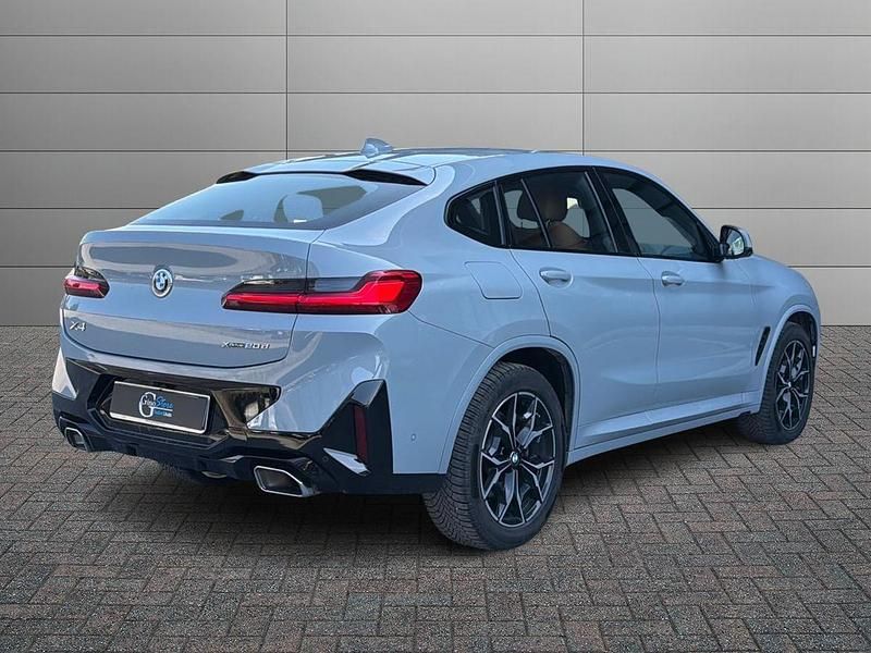 Begagnad BMW X4 M Sport 190 HK (139 kW) 2024 Grå SUV