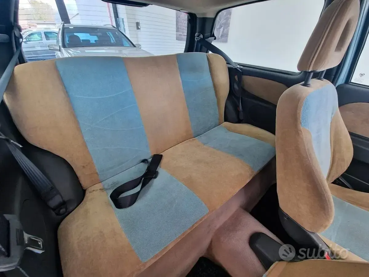 Usata Lancia Ypsilon 60 CV (44 kW) 2002 Bluazzurro Utilitaria