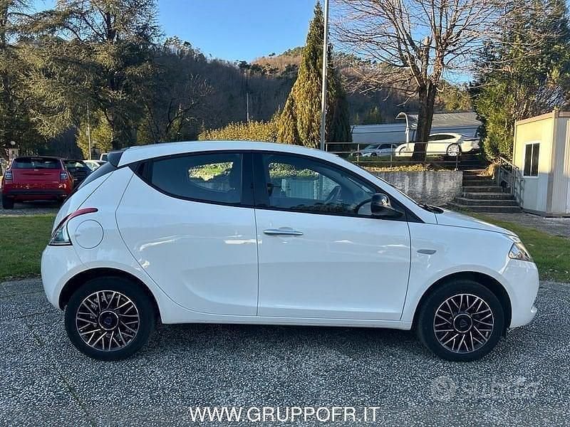Usata Lancia Ypsilon S 69 CV (50 kW) 2024 Bianco Utilitaria