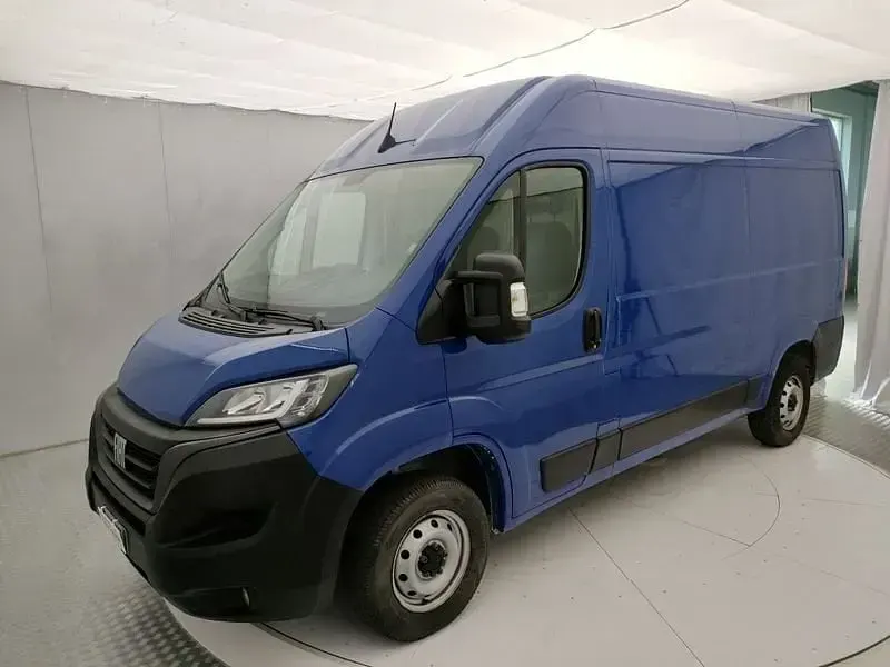 Usata Fiat Ducato 33 140 CV (102 kW) 2022 Blu Furgone