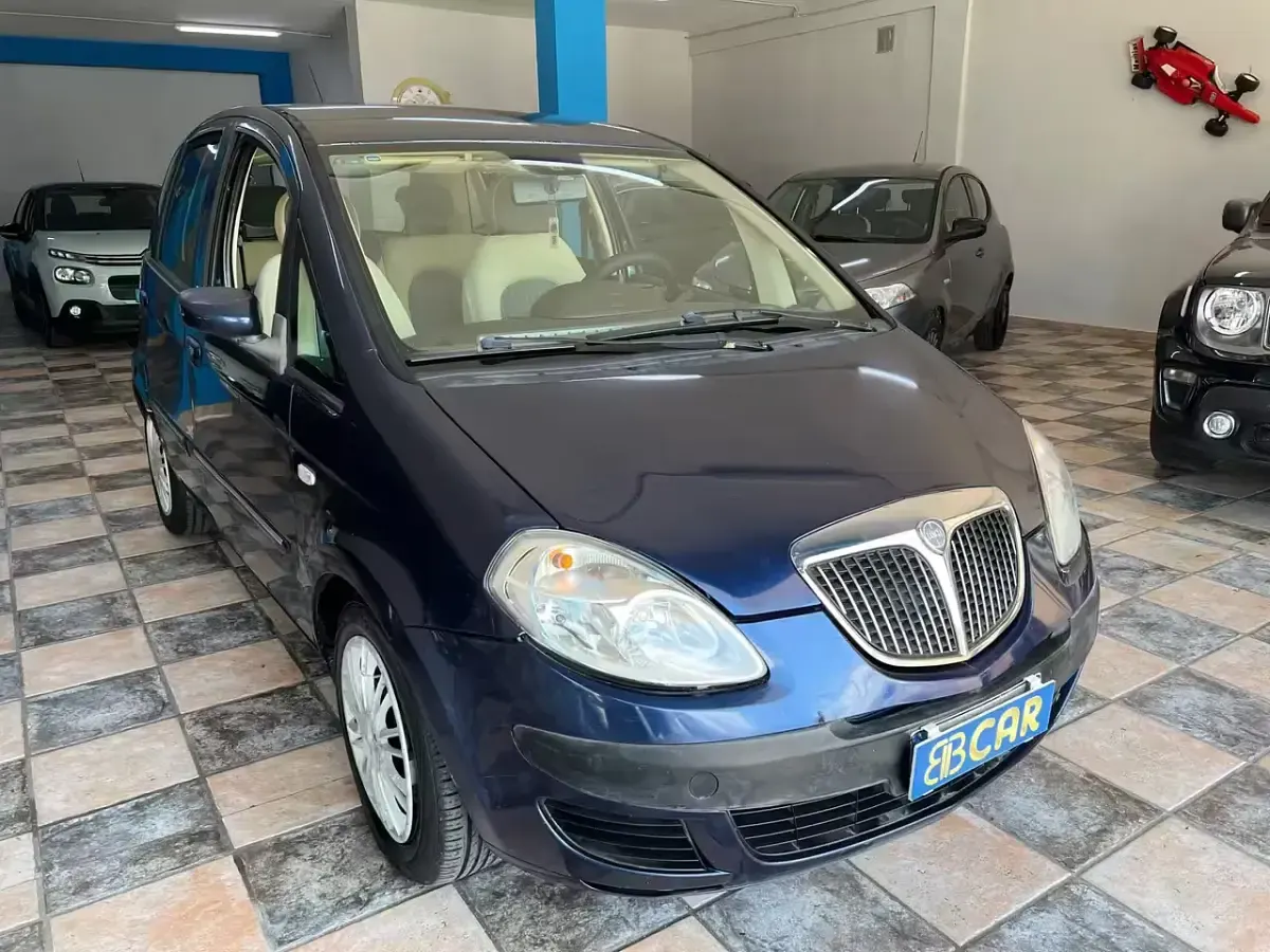 Usata Lancia Musa 90 CV (66 kW) 2007 Blu Monovolume