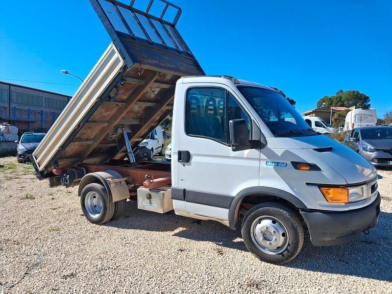 Bianco Usata 2000 Iveco Daily | 10.900 € (Buon prezzo) - Immagine 1/4