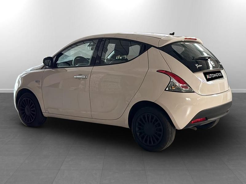 Usata Lancia Ypsilon Silver 69 CV (50 kW) 2021 Bianco Utilitaria