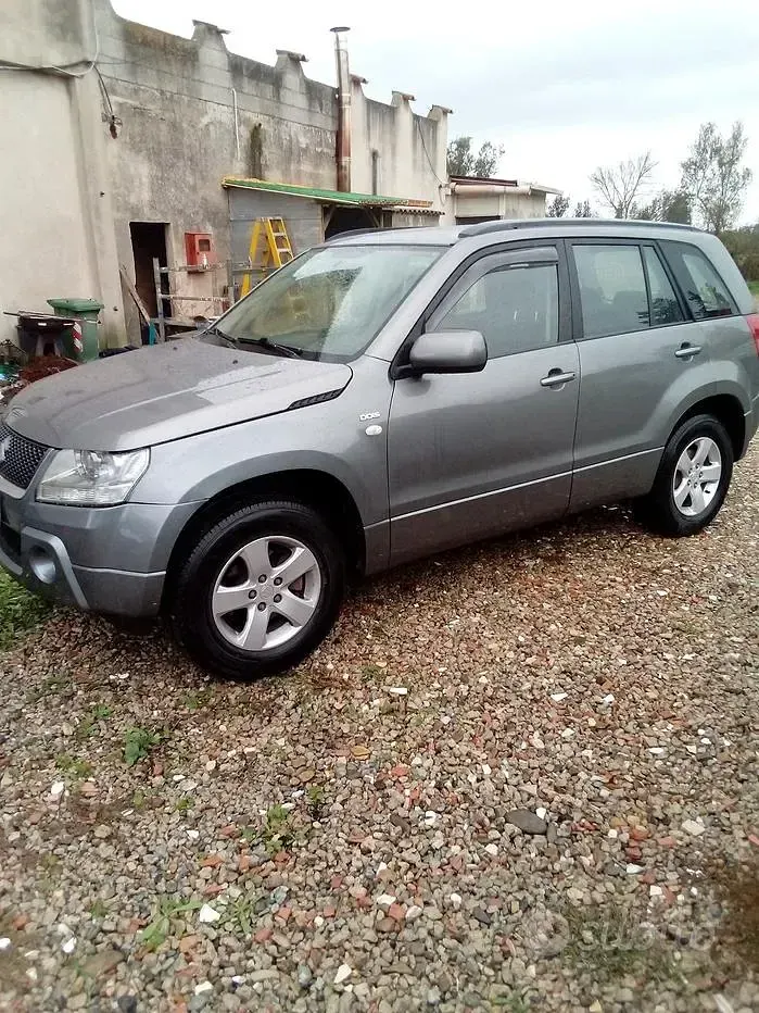 Usata Suzuki Vitara 129 CV (94 kW) 2006 Grigio SUV