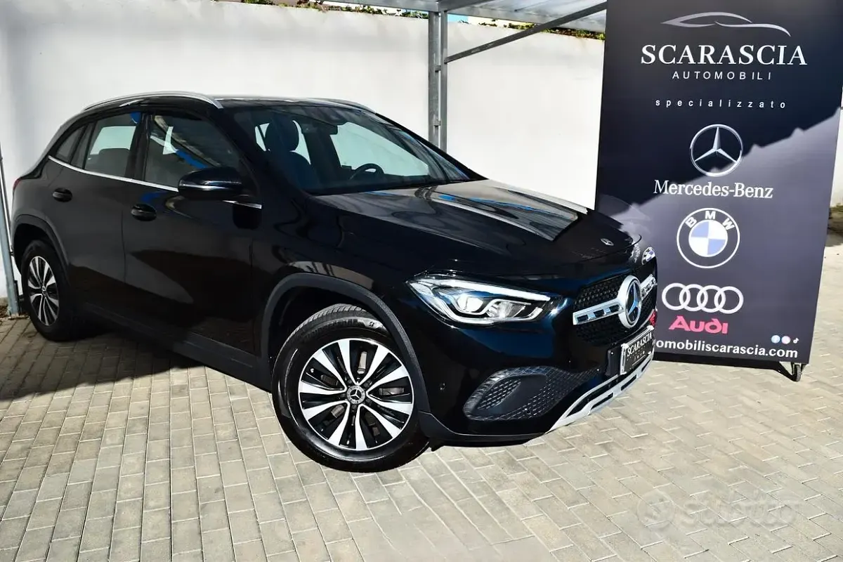 Usata Mercedes GLA180 116 CV (85 kW) 2022 Nero notte SUV