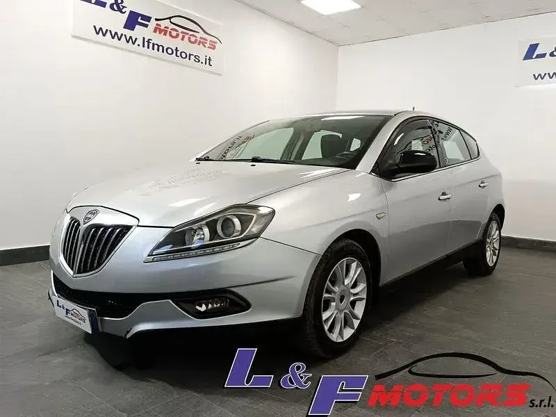 Usata Lancia Delta 120 CV (88 kW) 2009 Argento Utilitaria
