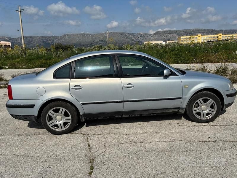 Usata VW Passat 1996 Grigio Berlina