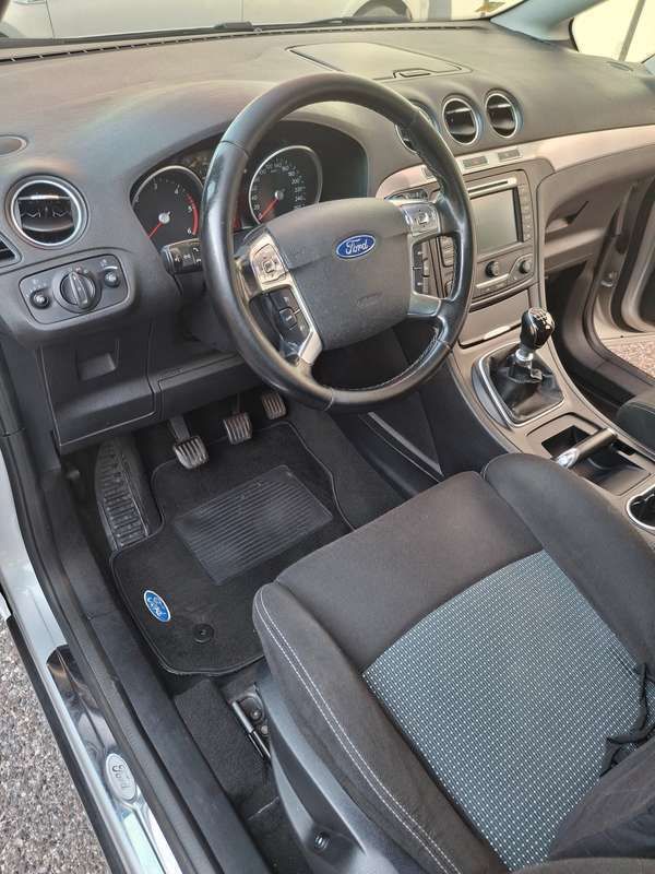 Argento Usata 2015 Ford S-MAX S Monovolume | 5500 € (Ottimo prezzo) - Immagine 1/4