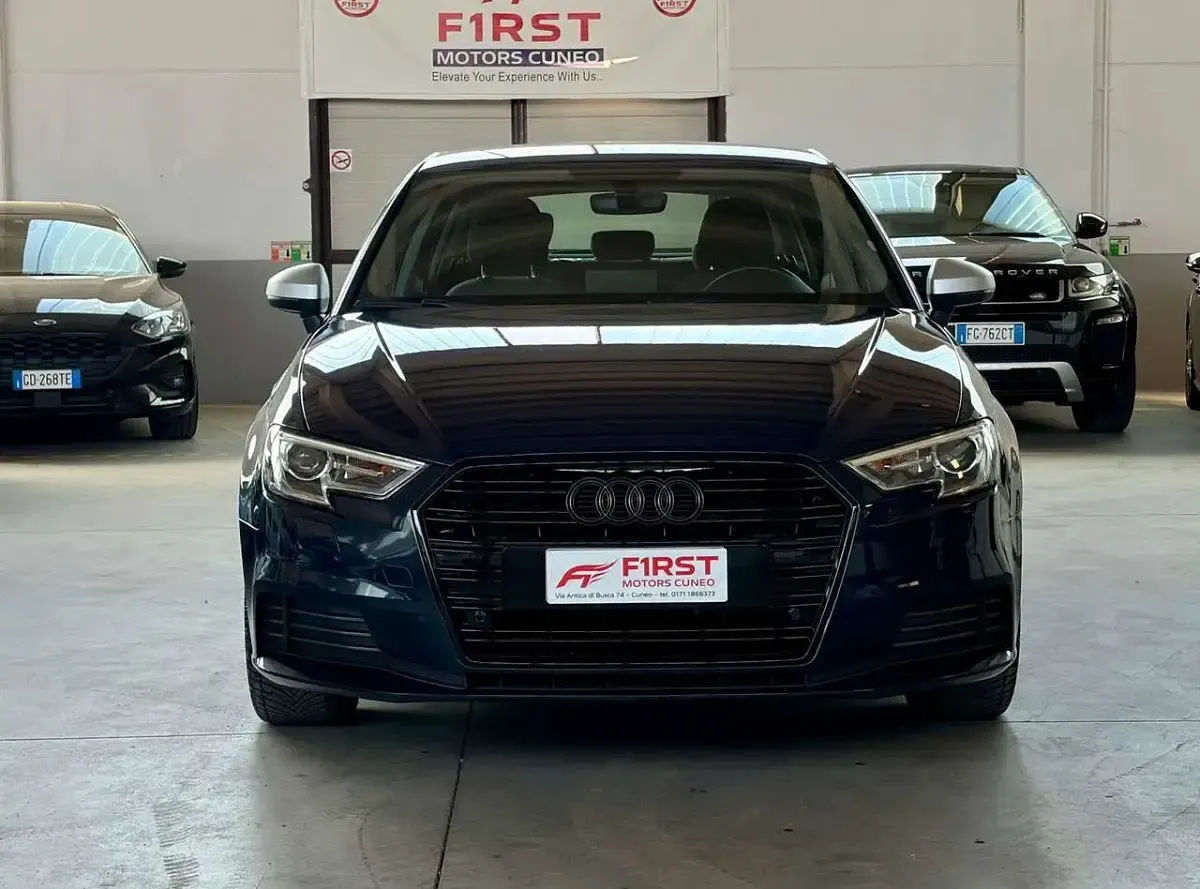 Usata Audi A3 Design 150 CV (110 kW) 2019 Blu Berlina