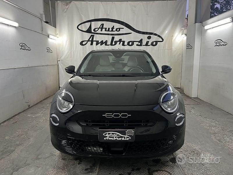 Usata Fiat 600 La Prima 101 CV (74 kW) 2025 Nero SUV
