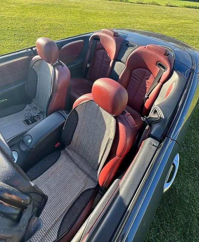 Usata Mercedes CLK320 Avantgarde 224 CV (164 kW) 2006 Blu/azzurro Cabrio