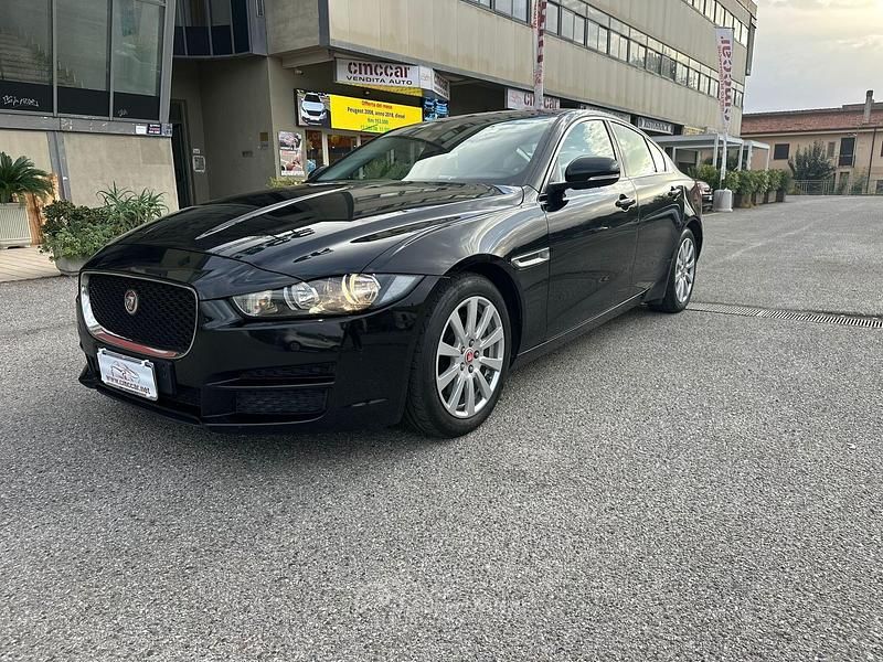 Usata Jaguar XE 179 CV (131 kW) 2017 Berlina