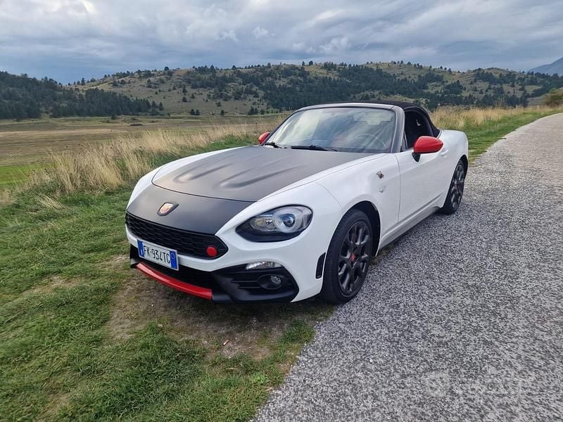 Bianco Usata 2017 Fiat 124 Spider Abarth Cabrio | 29.500 € - Immagine 1/4