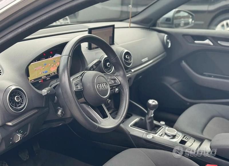 Usata Audi A3 2019 Grigio Berlina
