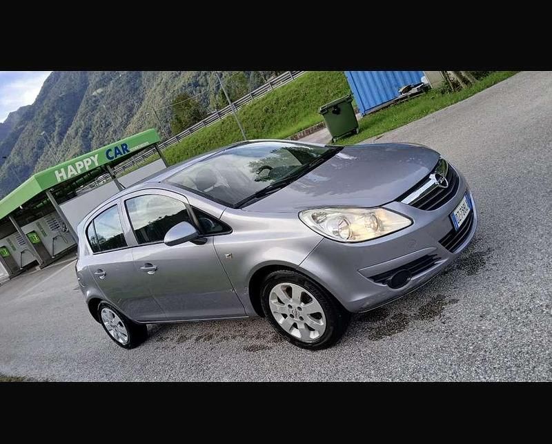 Usata Opel Corsa Club 75 CV (55 kW) 2009 Utilitaria