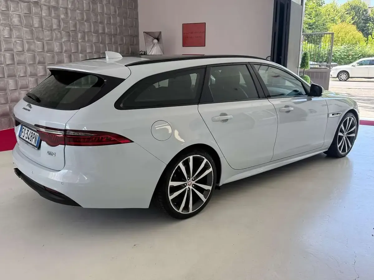 Usata Jaguar XF Sportbrake R-Sport 179 CV (131 kW) 2018 Bianco Station wagon