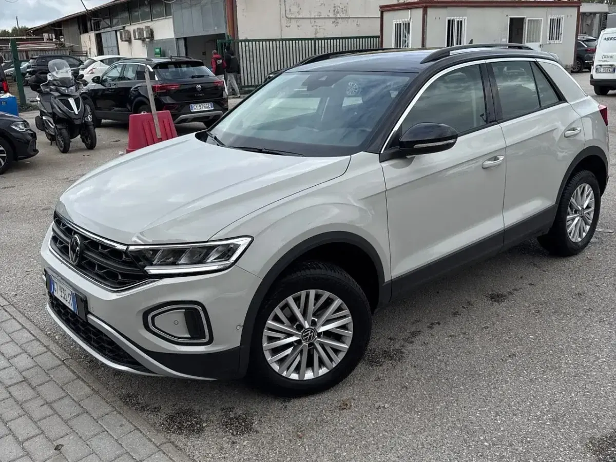 Usata VW T-Roc Life 110 CV (80 kW) 2024 SUV