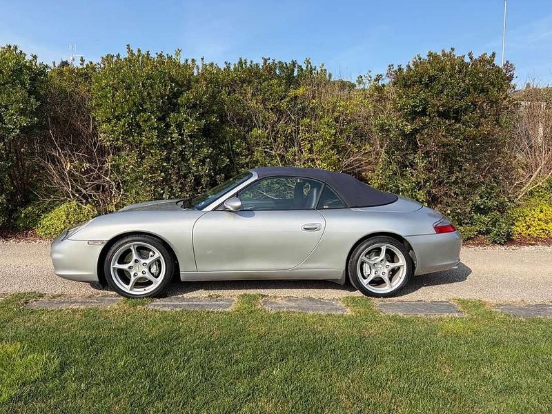 Usata Porsche 911 Carrera Cabriolet 320 CV (235 kW) 2001 Argento Cabrio