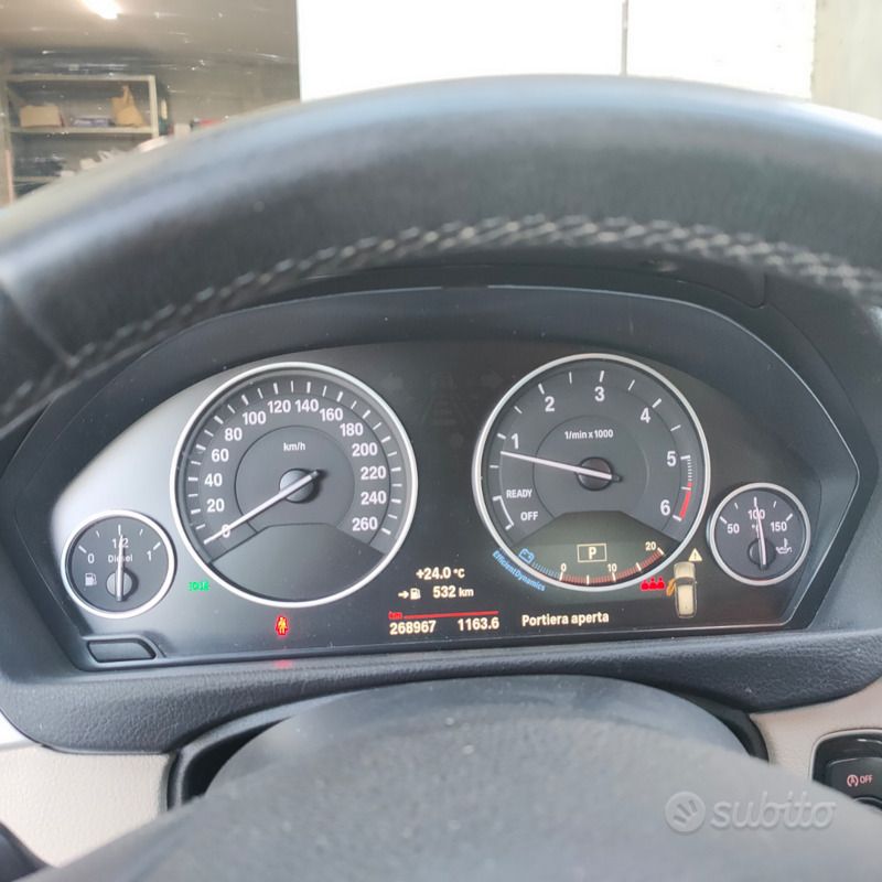 Usata BMW 318 150 CV (110 kW) 2016 Nero Station wagon