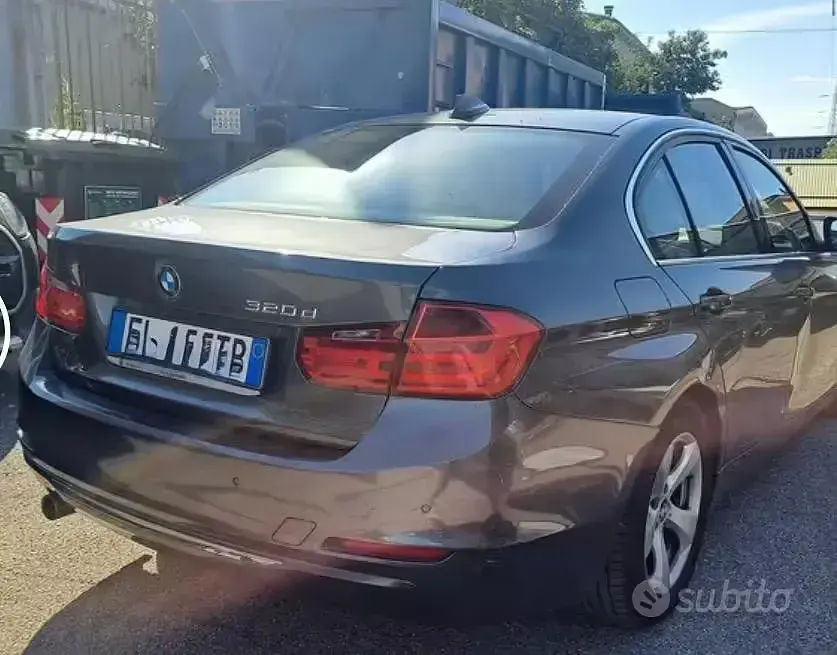 Usata BMW 320 Luxury Line 163 CV (119 kW) 2012 Grigio Berlina