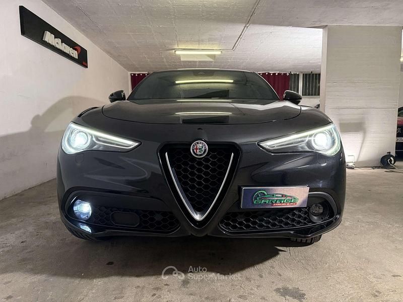 Usata Alfa Romeo Stelvio Executive 210 CV (154 kW) 2018 Nero SUV