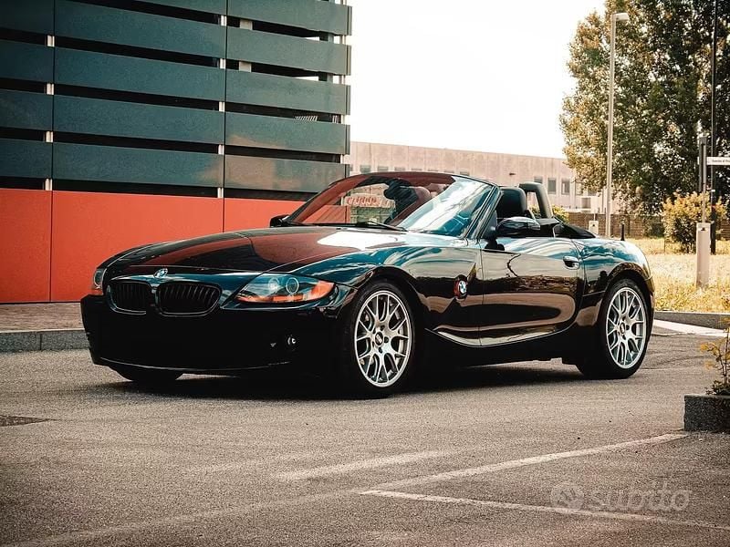 Begagnad BMW Z4 Efficient Dynamics 192 HK (141 kW) 2003 Svart Cab