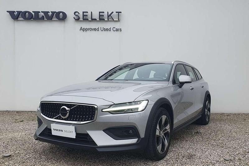 Usata Volvo V60 CC Plus 197 CV (144 kW) 2023 Argento Station wagon