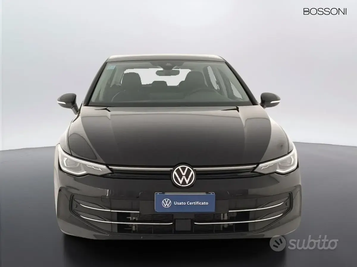 Usata VW Golf VIII Life 115 CV (84 kW) 2025 Grigio Berlina