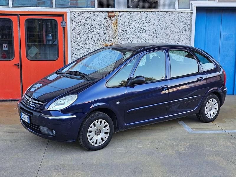 Usata Citroën Xsara Picasso Exclusive 116 CV (85 kW) 2004 Blu/azzurro Monovolume