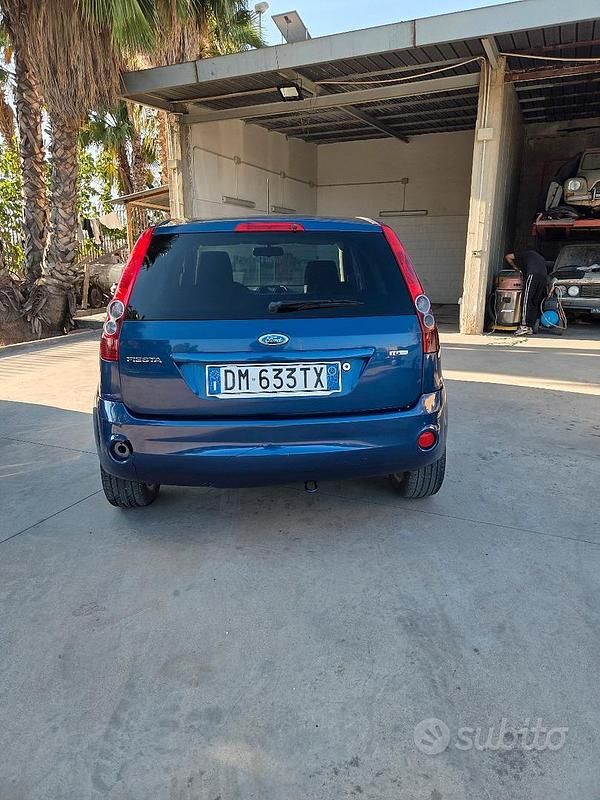 Usata Ford Fiesta Ghia 68 CV (50 kW) 2008 Utilitaria