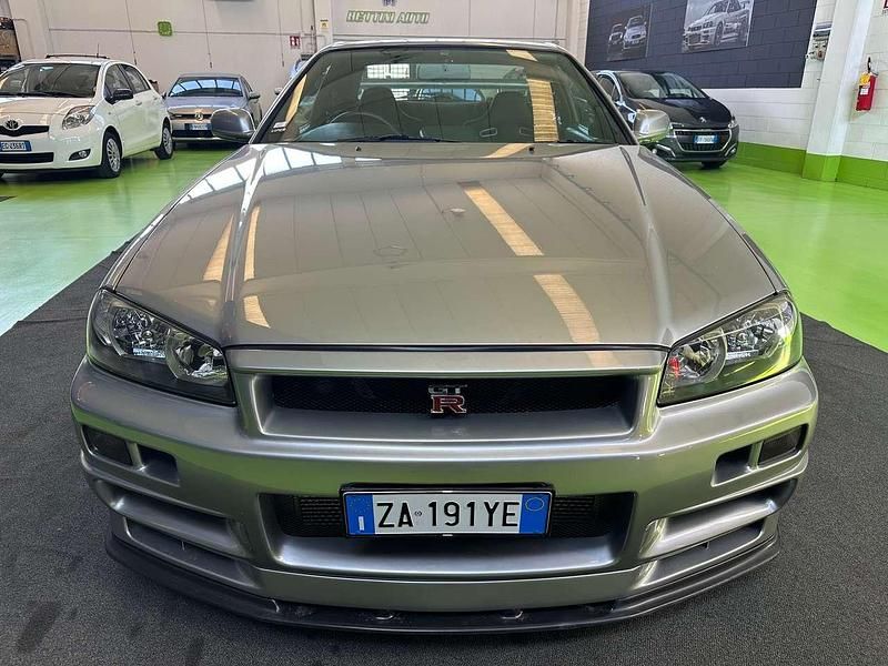 Usata Nissan Skyline GT 280 CV (205 kW) 1999 Grigio Coupé