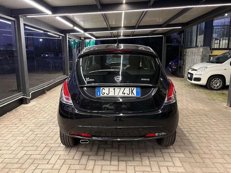 Usata Lancia Ypsilon Gold 69 CV (50 kW) 2022 Nero Utilitaria